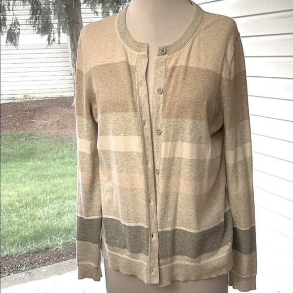 Eddie Bauer Sweaters - Women’s EUC EDDIE BAUER Neutral Large Striped Button-Front Cardigan Sz L.